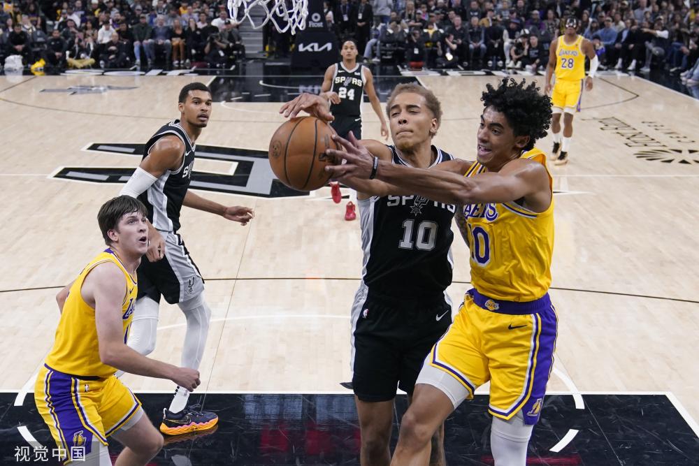 的激烈角逐 的激烈角逐